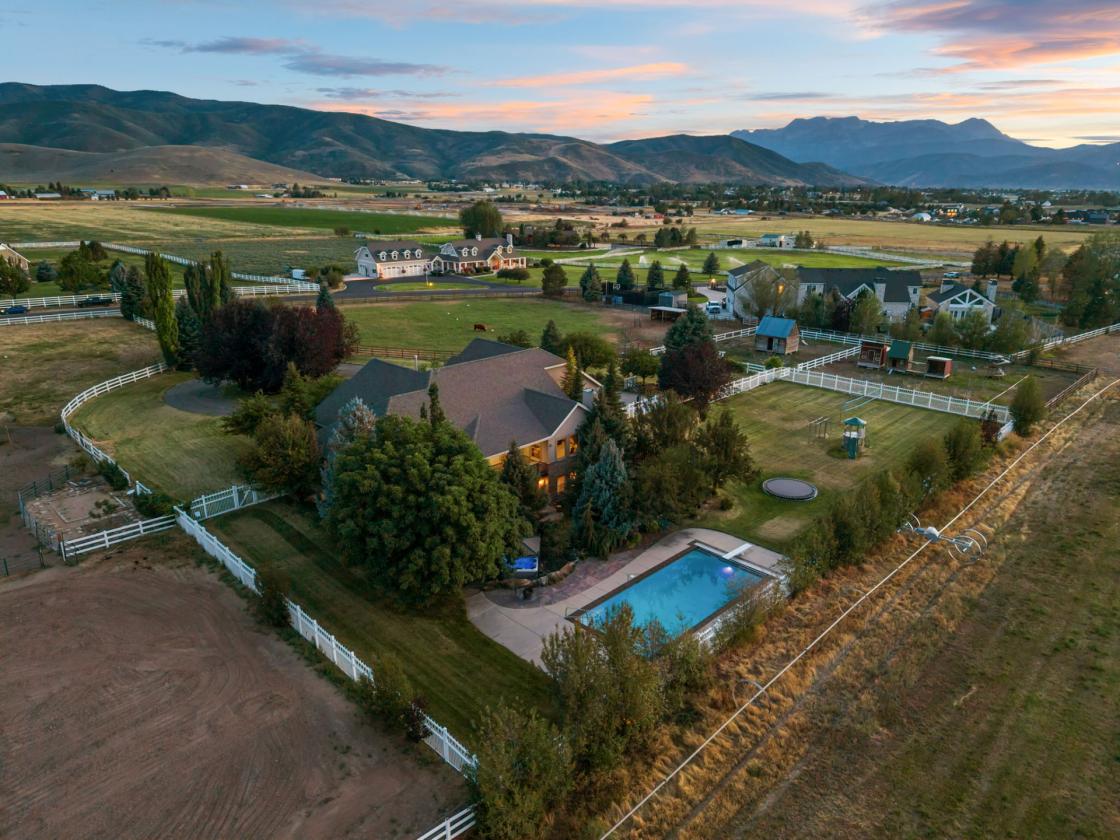 Exceptional 5+ Acre Equestrian Estate with Pool - photo 7