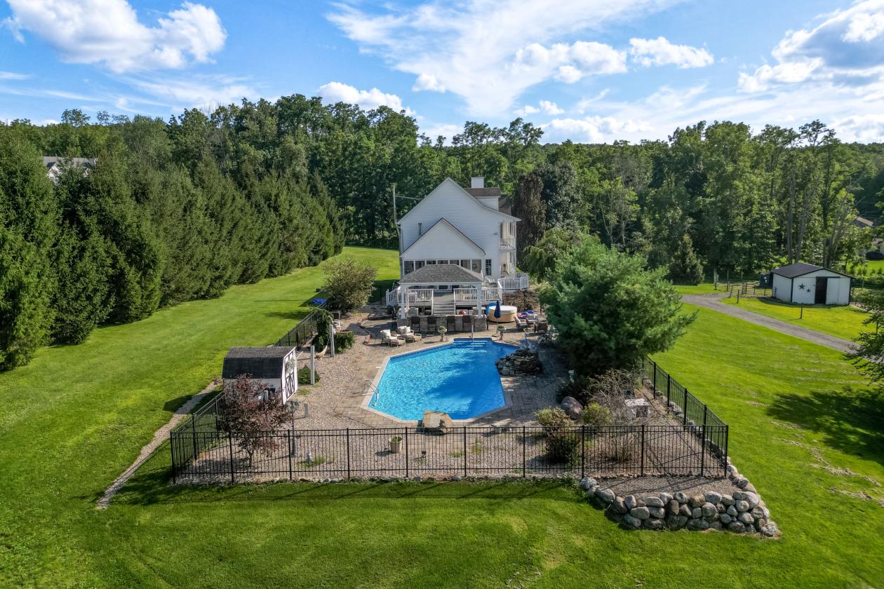 Equestrian Haven: Pool, Barns, Paddocks & More - photo 27