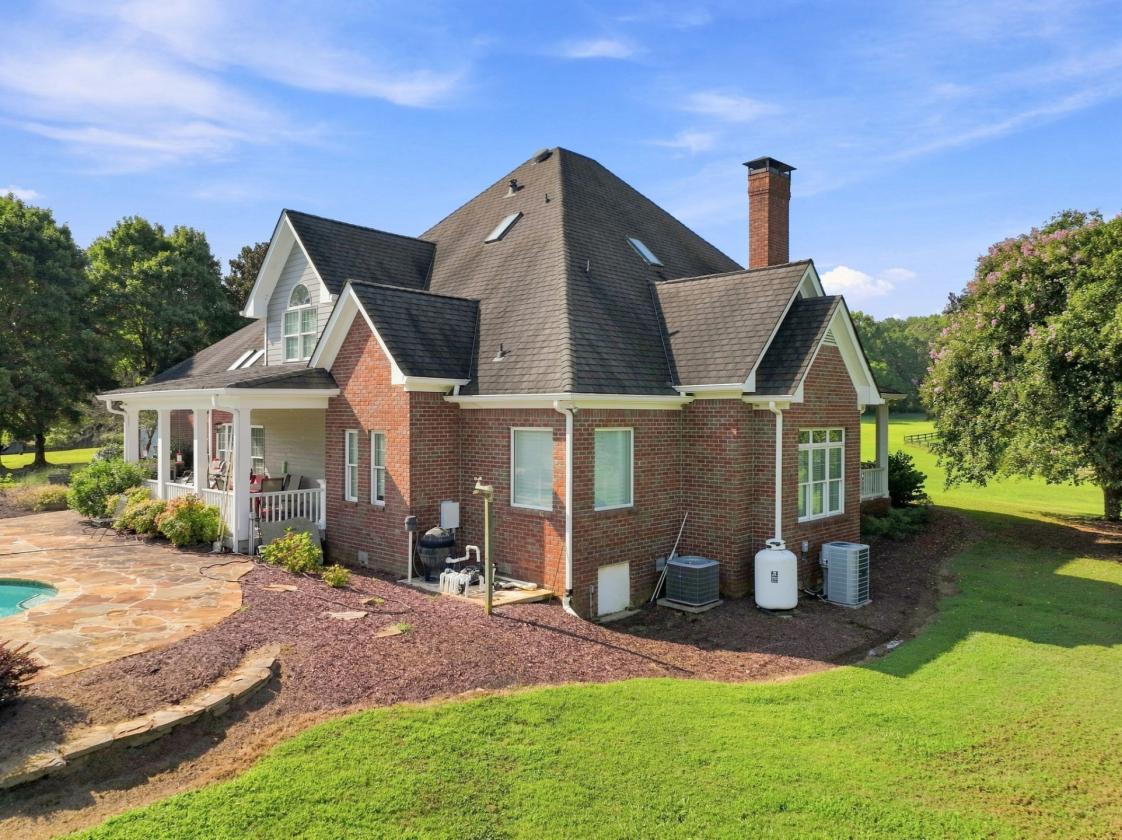 Luxury Estate Home 23 acres Lake Barn Pasture - photo 6