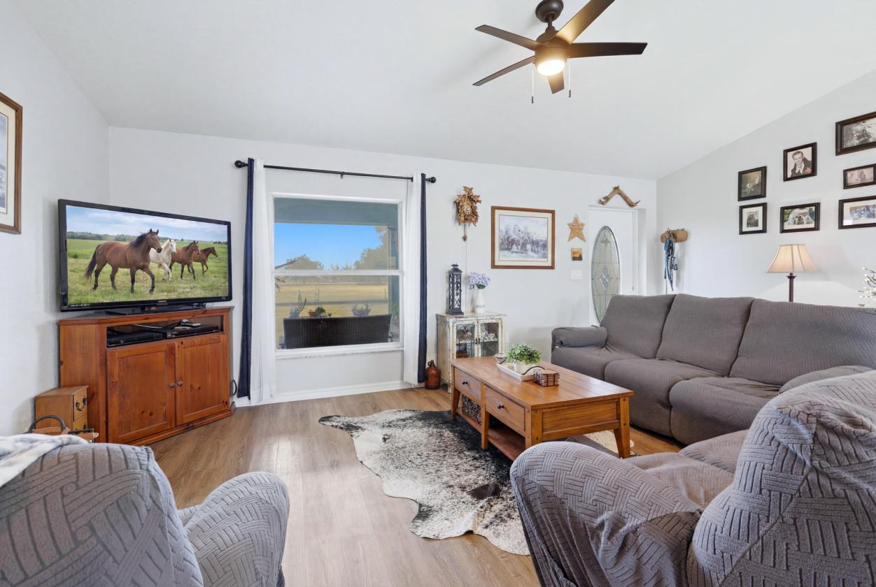 Horse Property with charm - photo 11