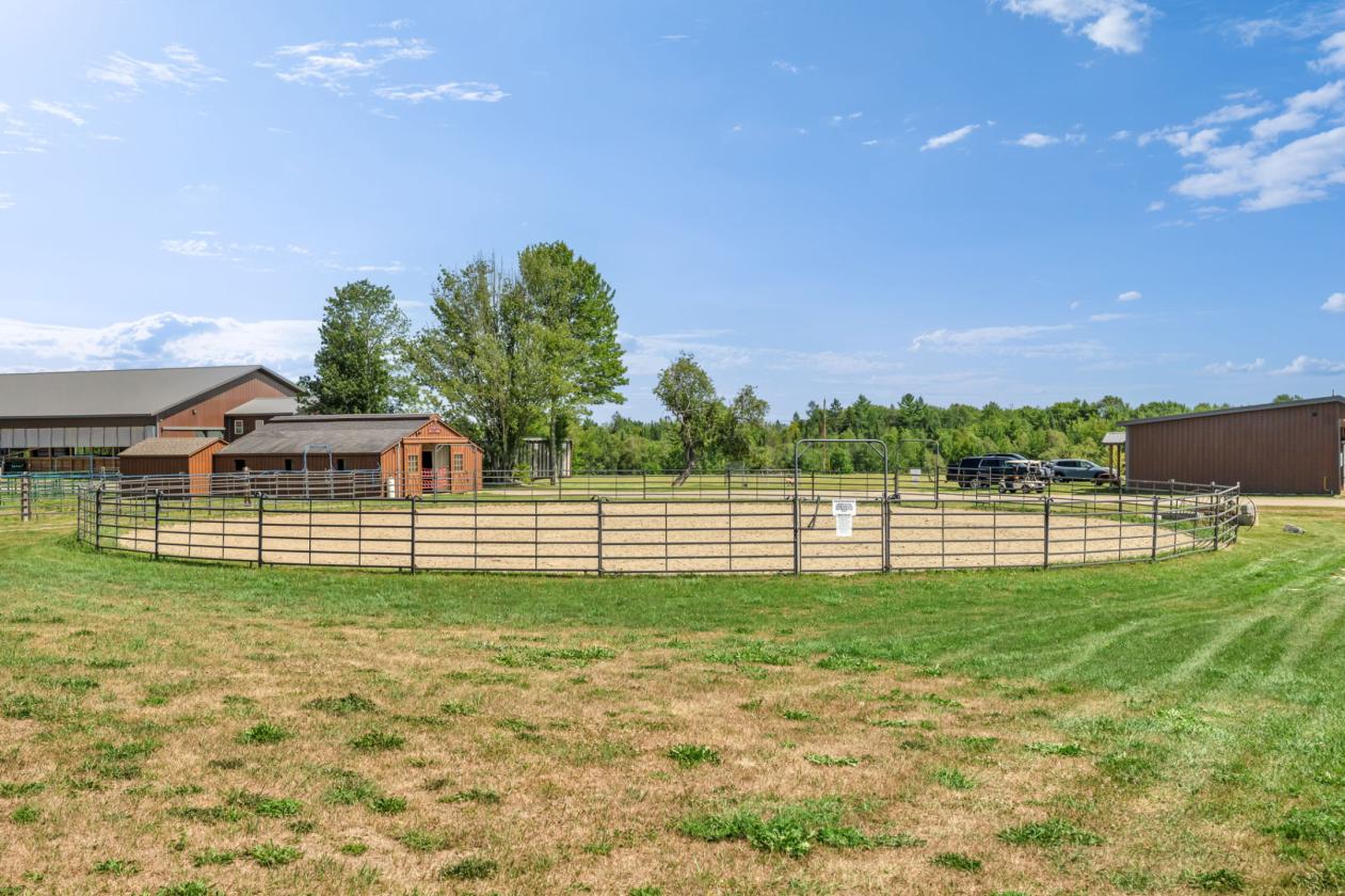 Arena's/Rodeo show & Event Venue almost 100 acres - photo 16