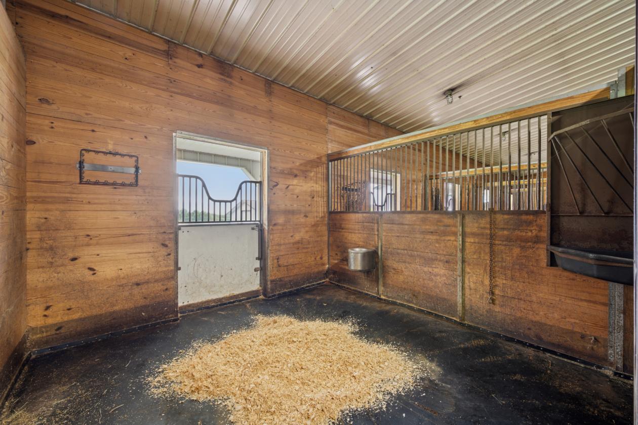 Spring Hill Farm on 98 Acres - photo 10