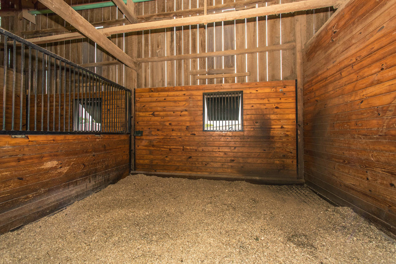 Exceptional 723 Acre Kentucky Equestrian Facility Scott