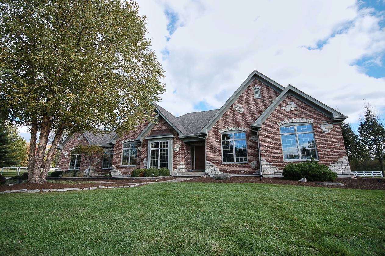 Exceptional Equestrian Estate on 5.6 acres with Indoor Arena Elburn