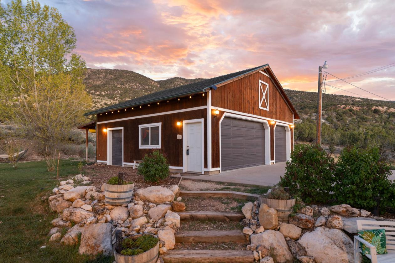Self-Sufficient Luxury 10-Acre Turnkey Homestead - photo 7