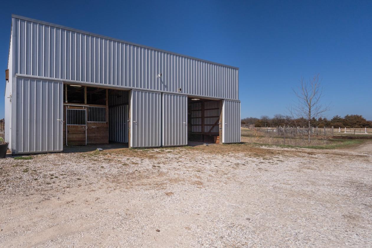 17 ac Contemporary Home w Solar Ready for Horses! - photo 23
