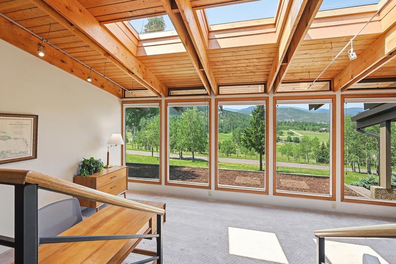 MCM Architecture & Mountain Views! - photo 17
