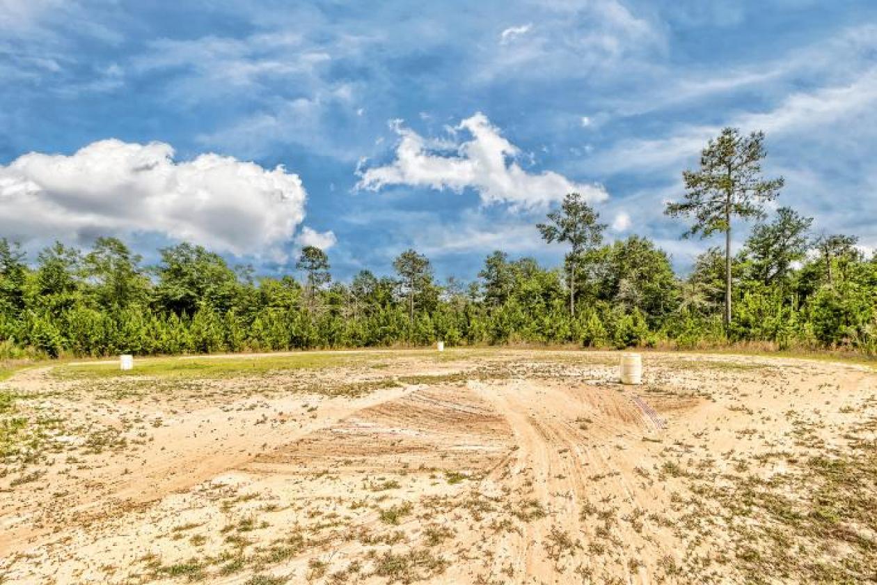 32.84 ACRES. EQUESTRIAN FACILITIES. - photo 14