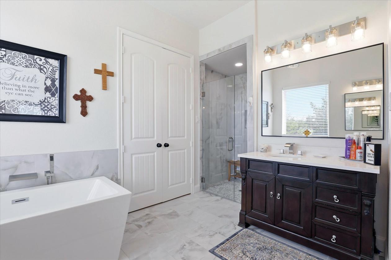 Refined North Texas Ranchette with Home & Barn - photo 17
