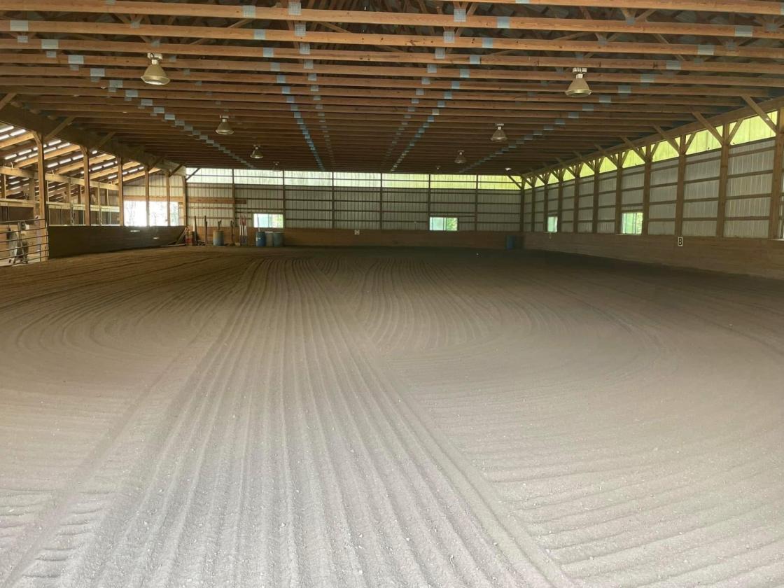 Horse property with large indoor arena - photo 9