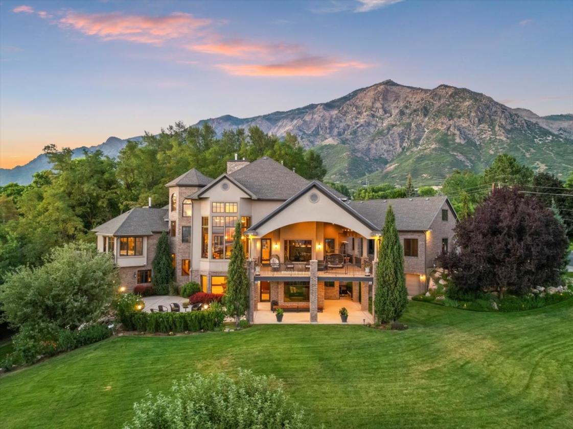 EQUESTRIAN DREAM AND LUXURY LIVING IN ONE - photo 20