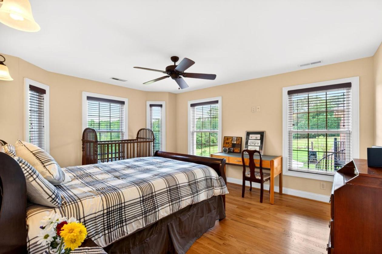 Lake Front Manor! - photo 23