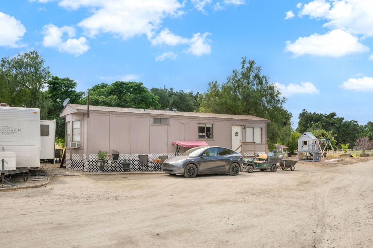 Gated 6 Acre Horse Facility In Sand Canyon - photo 9