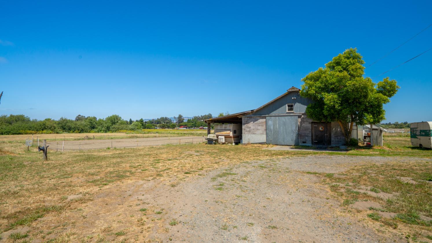 Beautiful 10 Acre Horse Property - photo 26