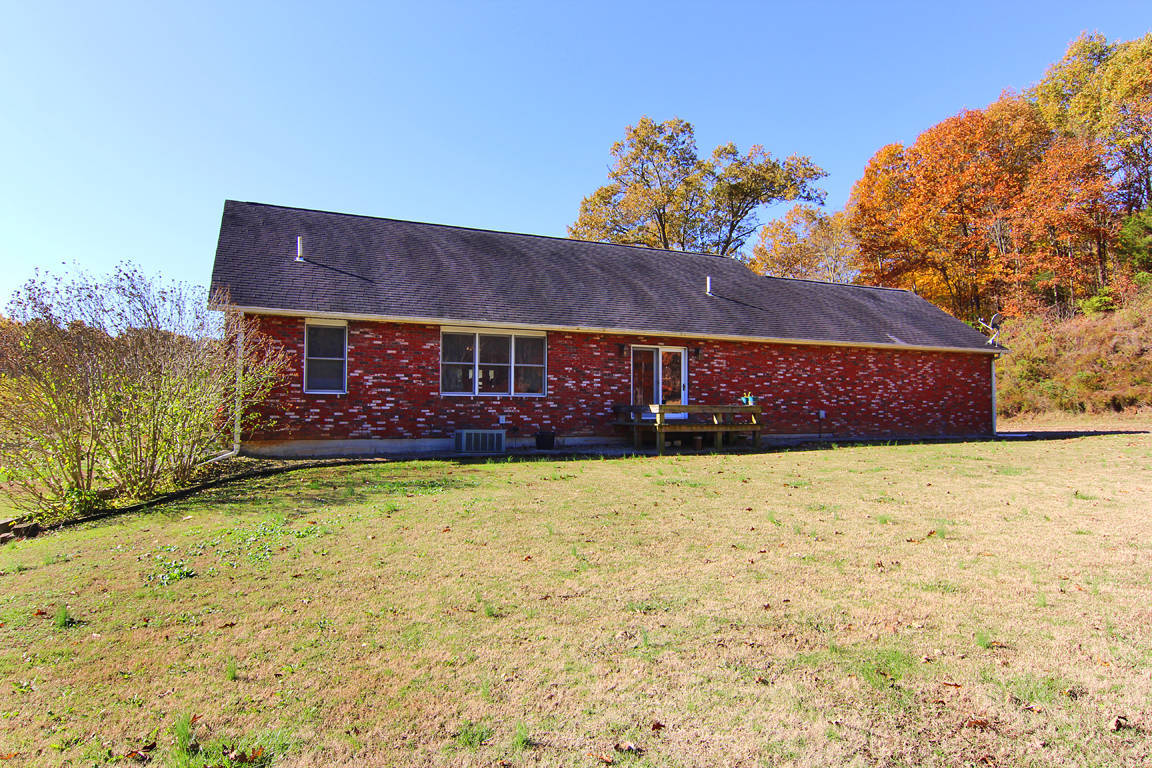 Beautiful Home with 44.14 Acre Farm Advance, Cape Girardeau County