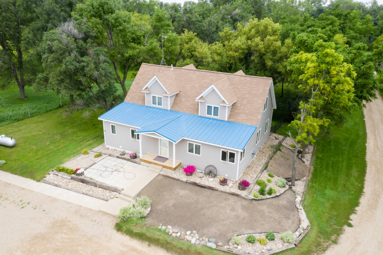 16.34 ACRE HORSE FARM 7000 SQ FT COVERALL BARN &... Watertown