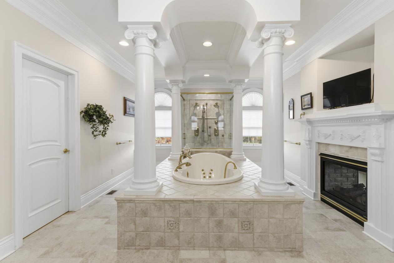 World-Class 115-Acre Luxury Farm Estate - photo 18