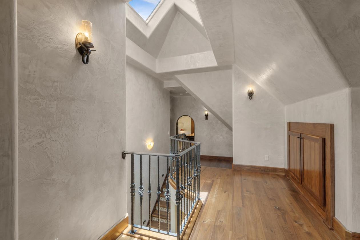 ONE OF THE FINEST ESTATE COMPOUNDS - photo 21
