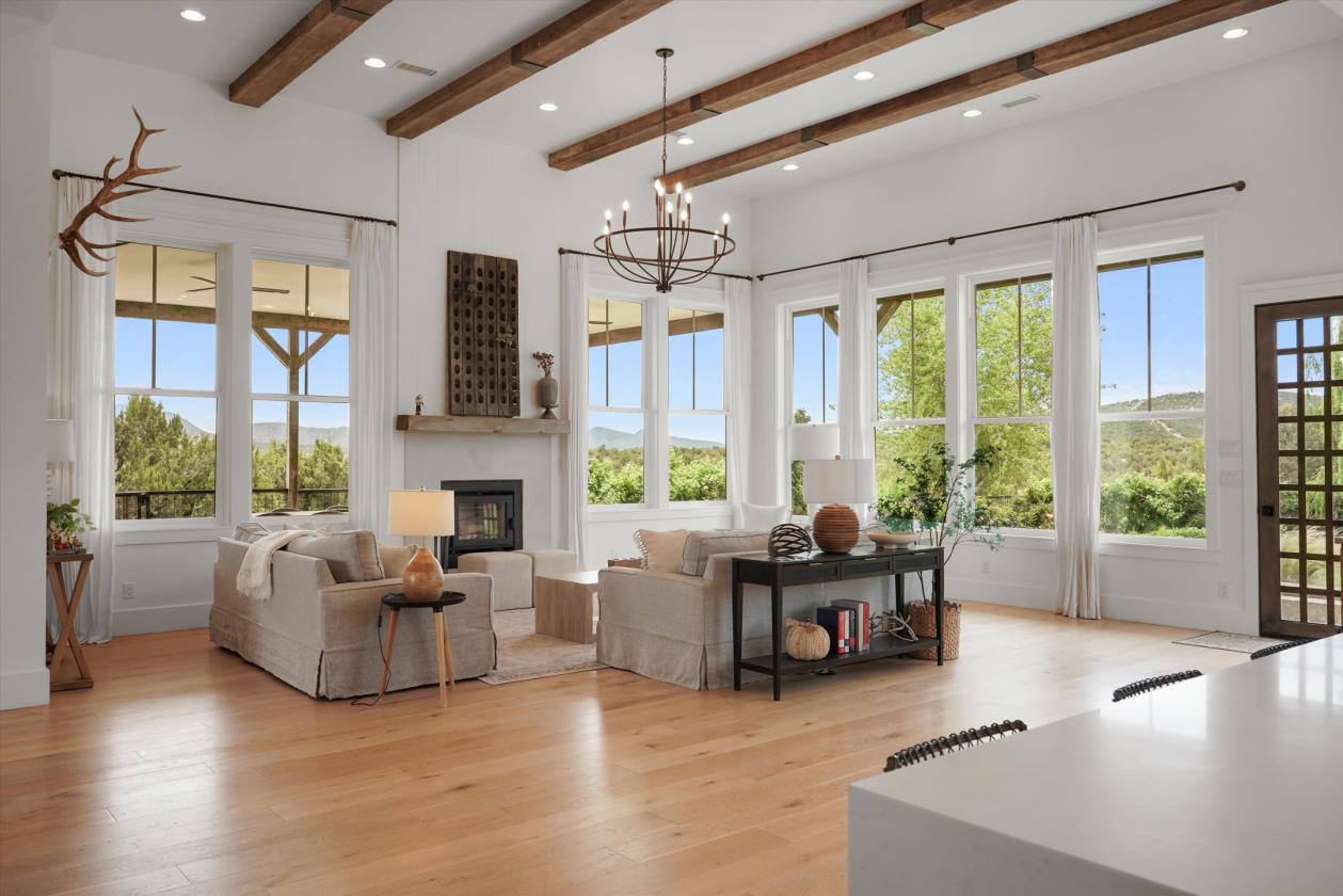 Luxury Mountain Equestrian Estate on 10.49 Acres - photo 16