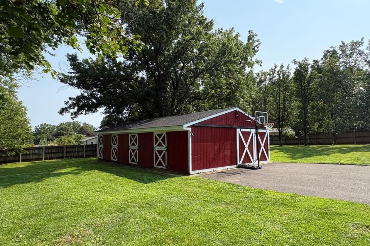 Tewksbury Hobby Farm in Upscale Rural Setting - photo 3