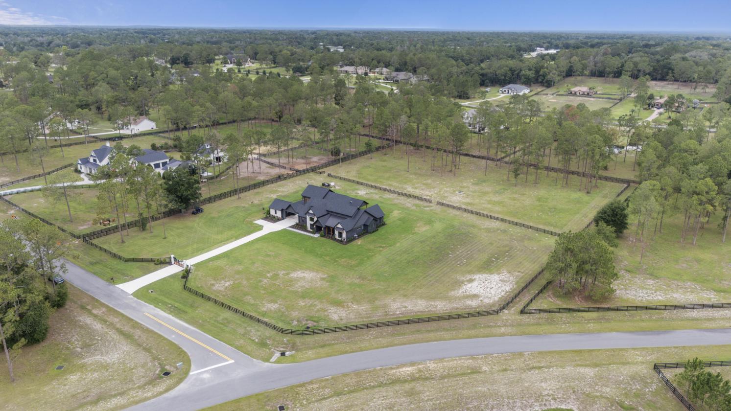Lakewood Ranches Modern Estate - photo 2