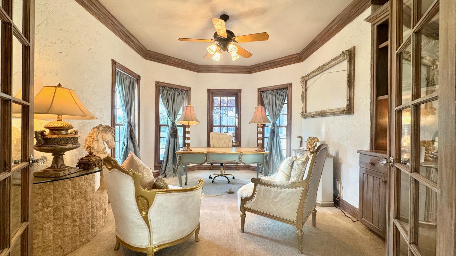 Enchanting Equestrian Estate with Covered Riding Arena - photo 11