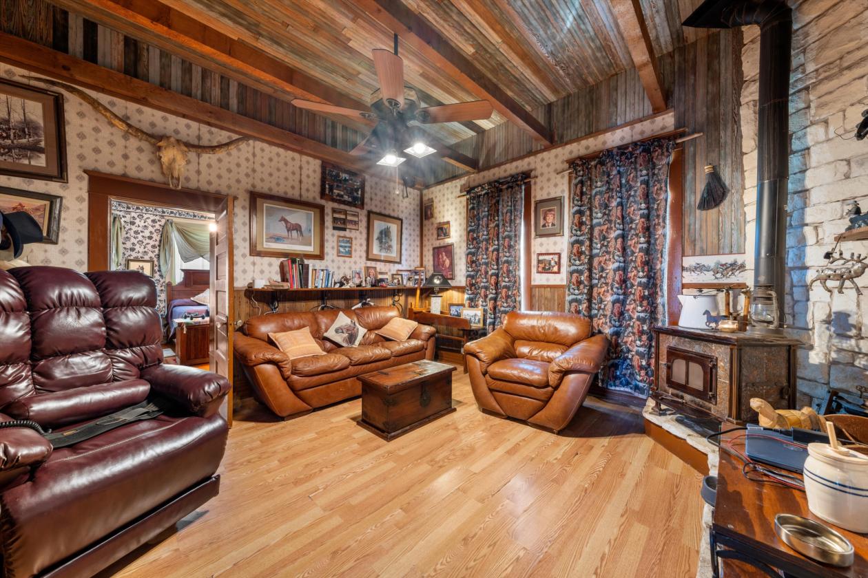 Beautiful 101 Acre Equestrian Facility & Residence - photo 10