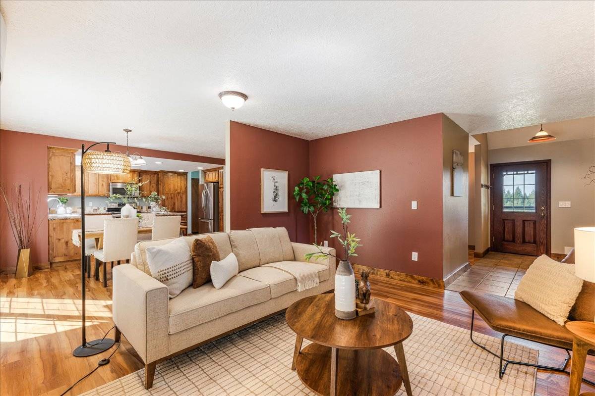 Gorgeous (dividable) 10 acre property with arena! - photo 9