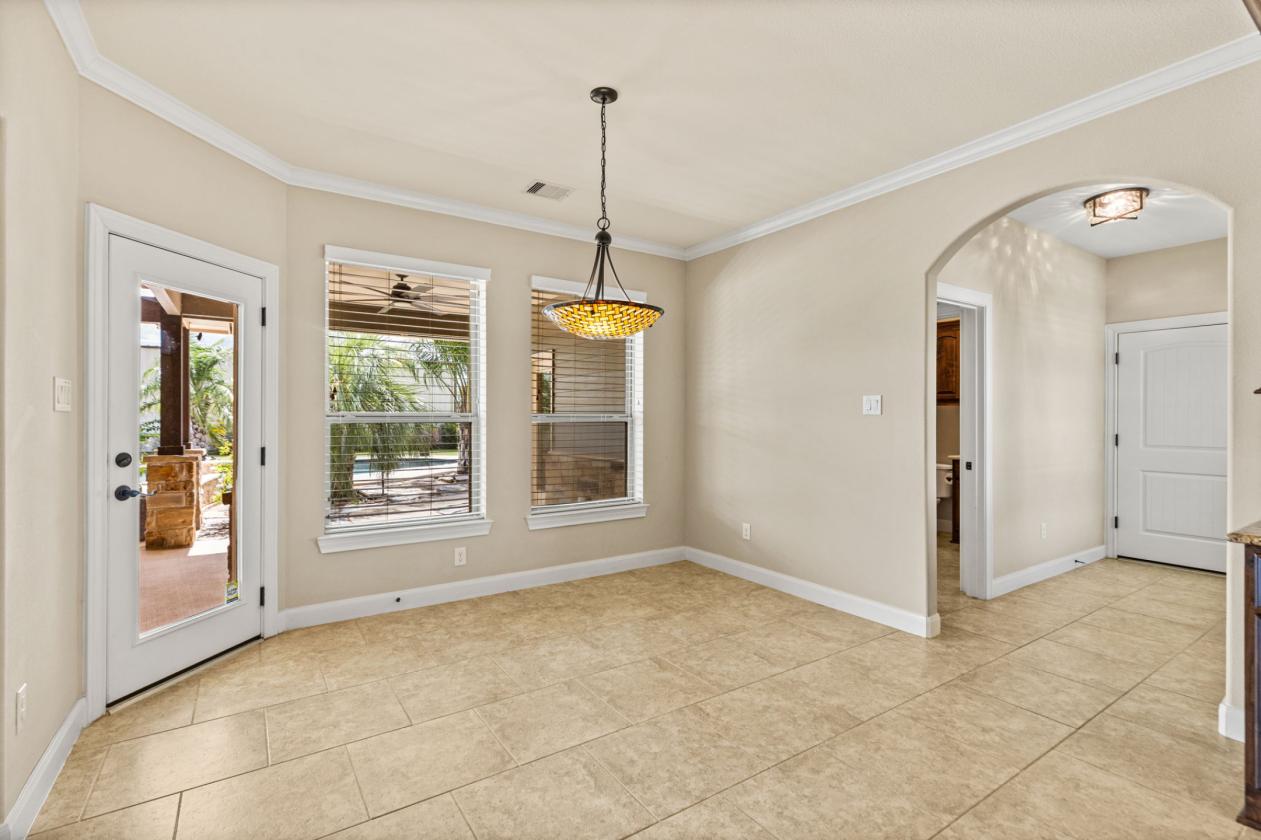Exceptional Private Acreage Estate - photo 6