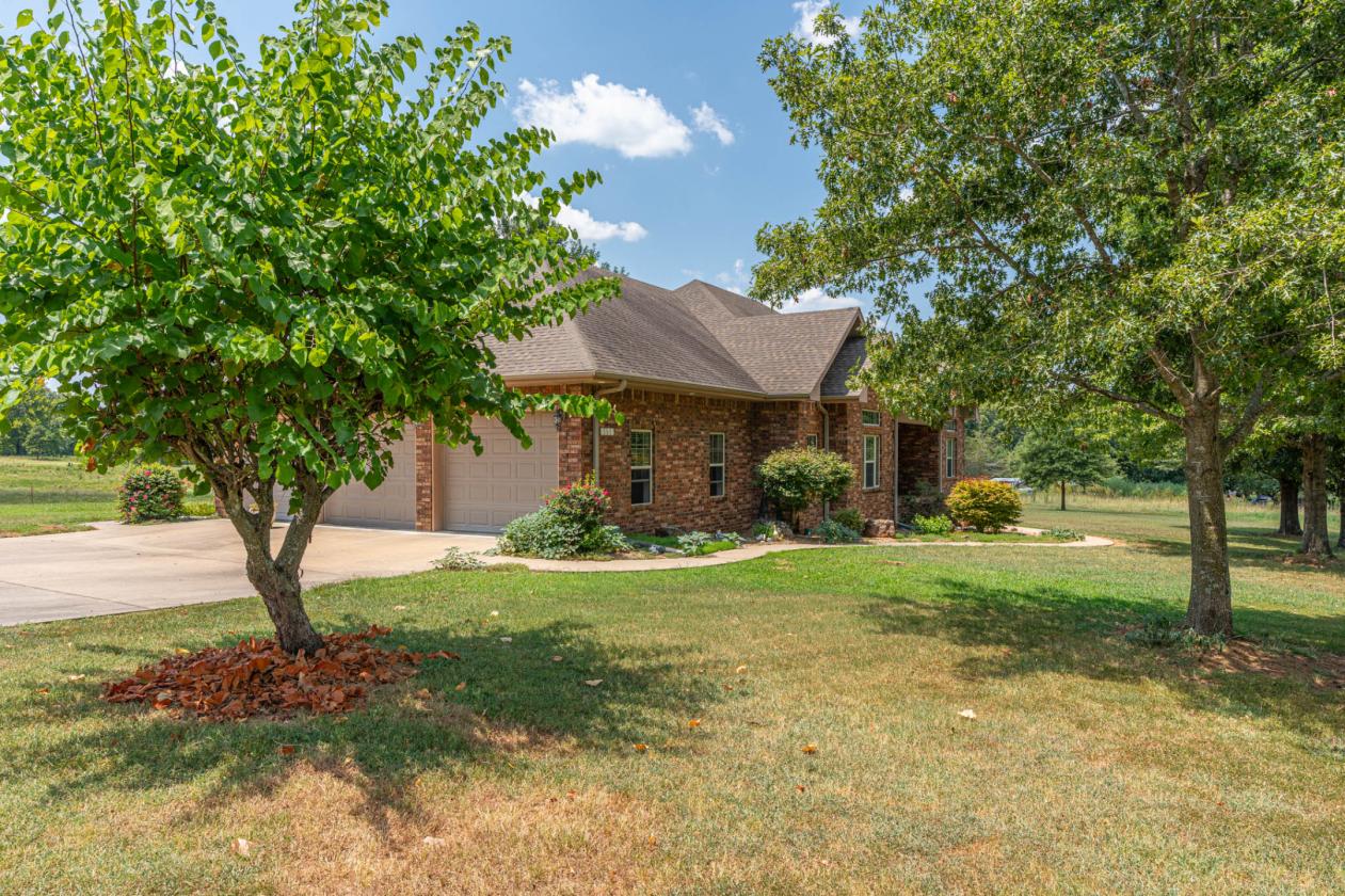 2 homes on 40 acres- New Price - photo 2