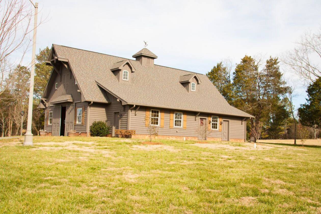 84 Acre Gated Horse farm Cleveland, Bradley County, Tennessee Horse