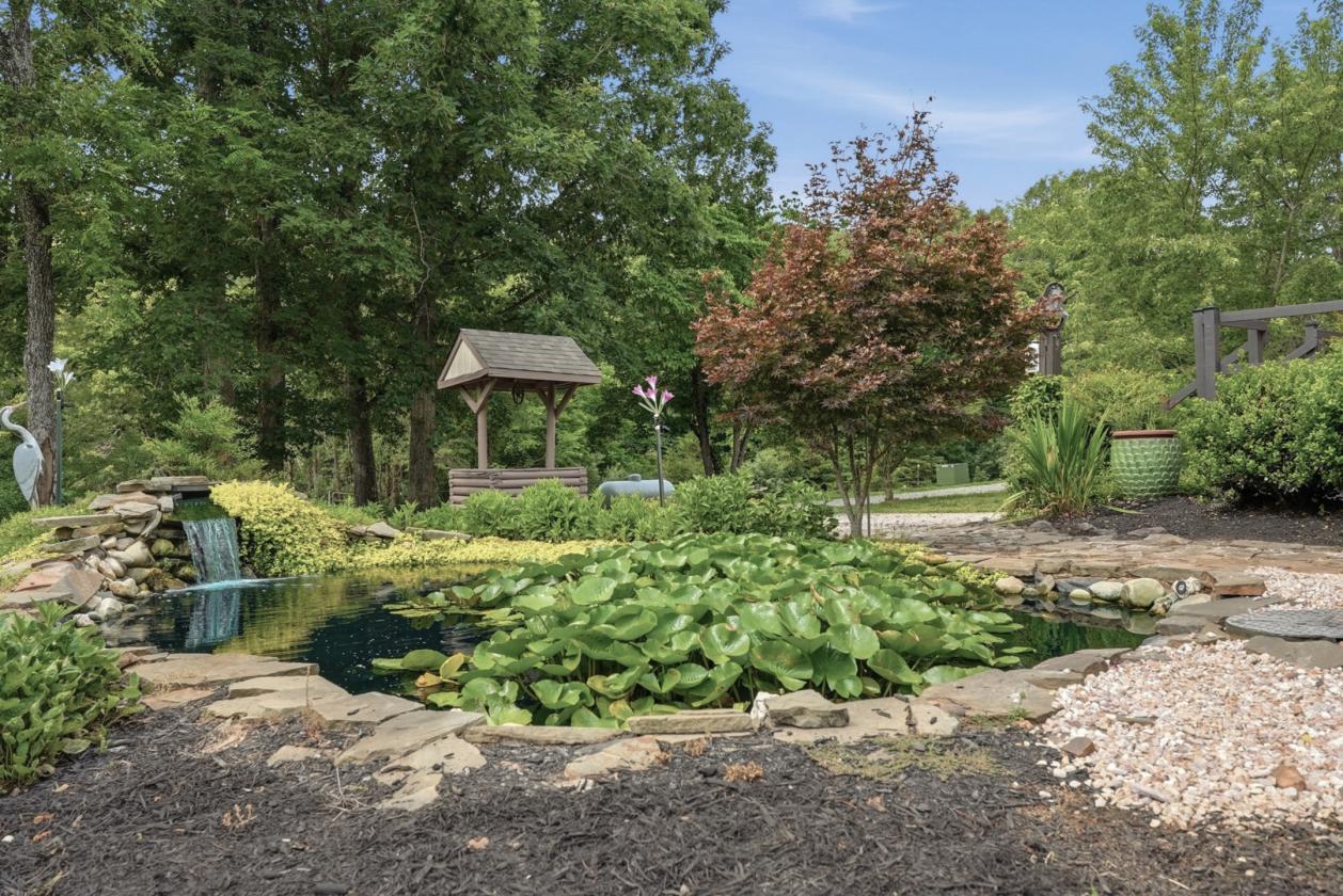 Equestrian Estate Bordering State Forest! - photo 29