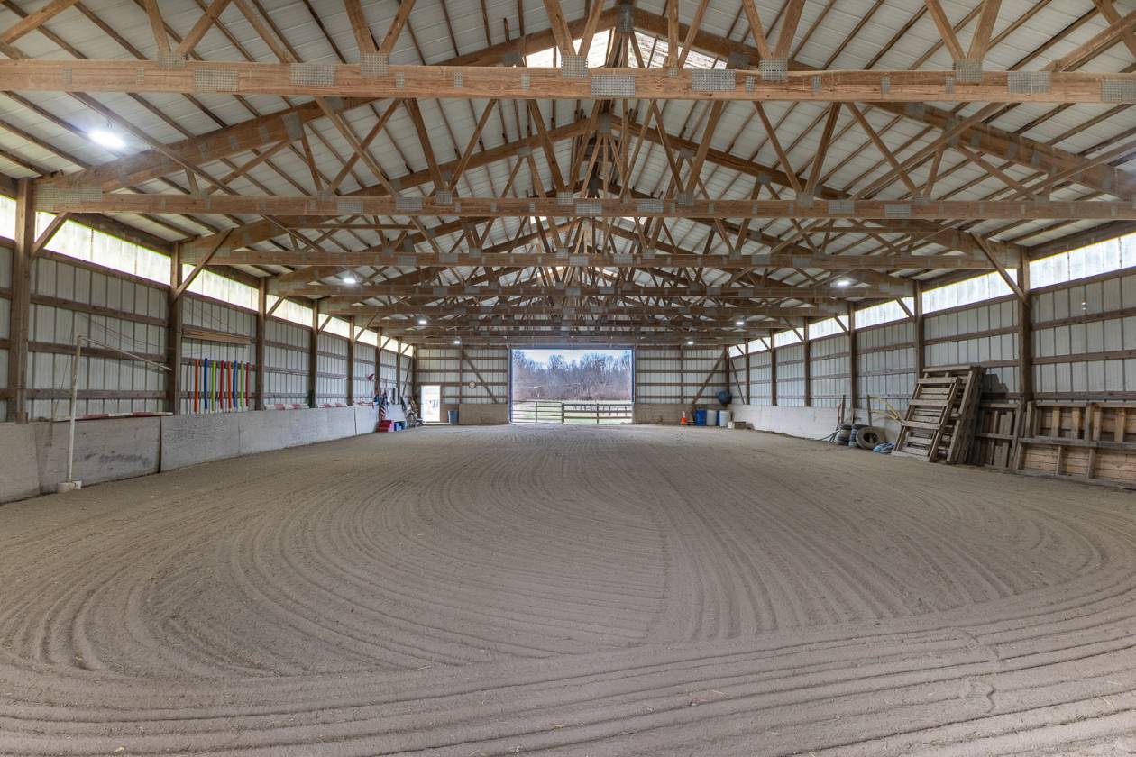 30 ACRE HORSE FACILITY - 30 STALLs + INDOOR + HOME - photo 2