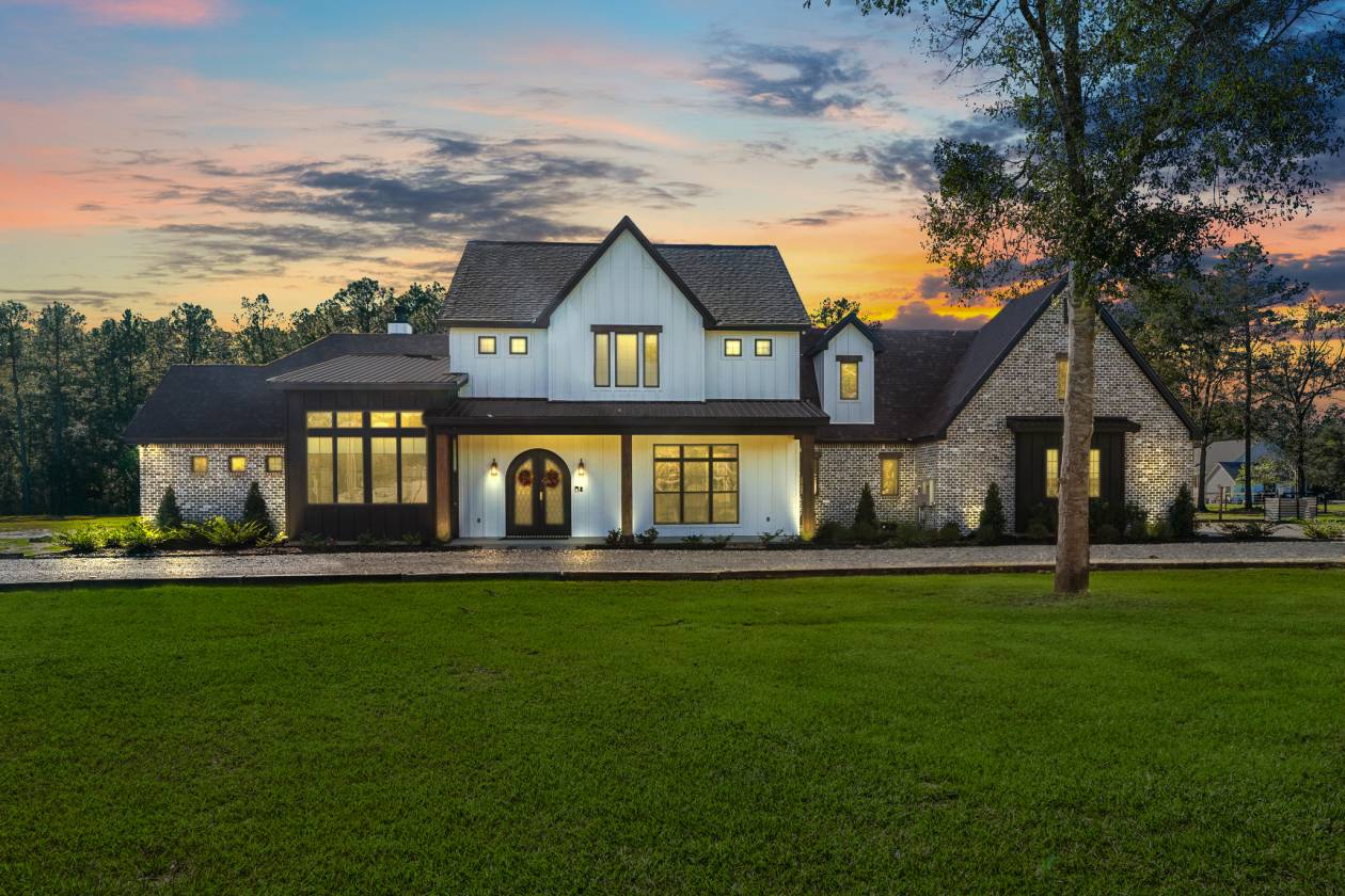 Horse Property for sale.
