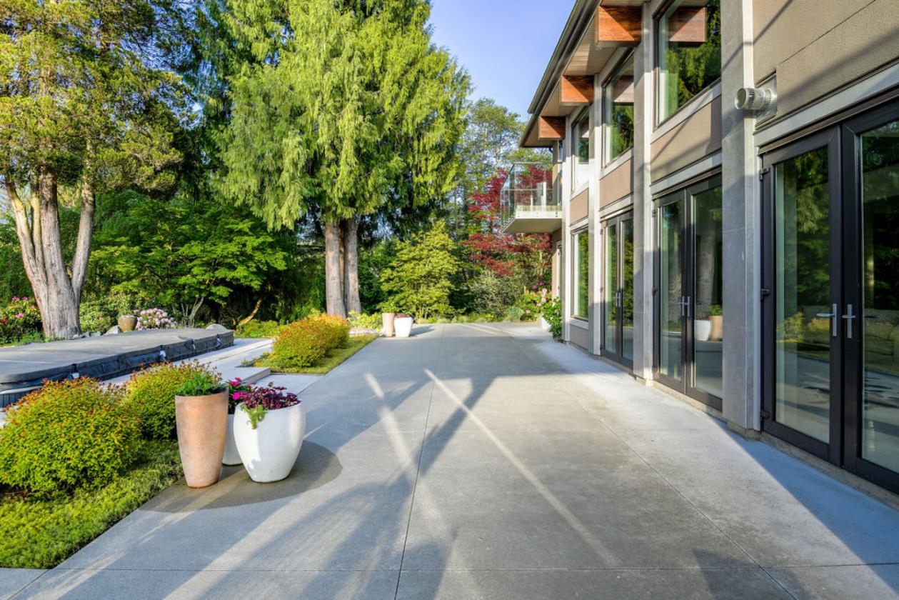 Luxury legacy estate on park-like 4.64 acres - photo 21