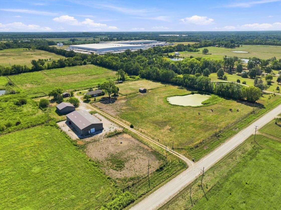 HORSE BARN WITH INDOOR ARENA — BUILT 2022 - photo 1