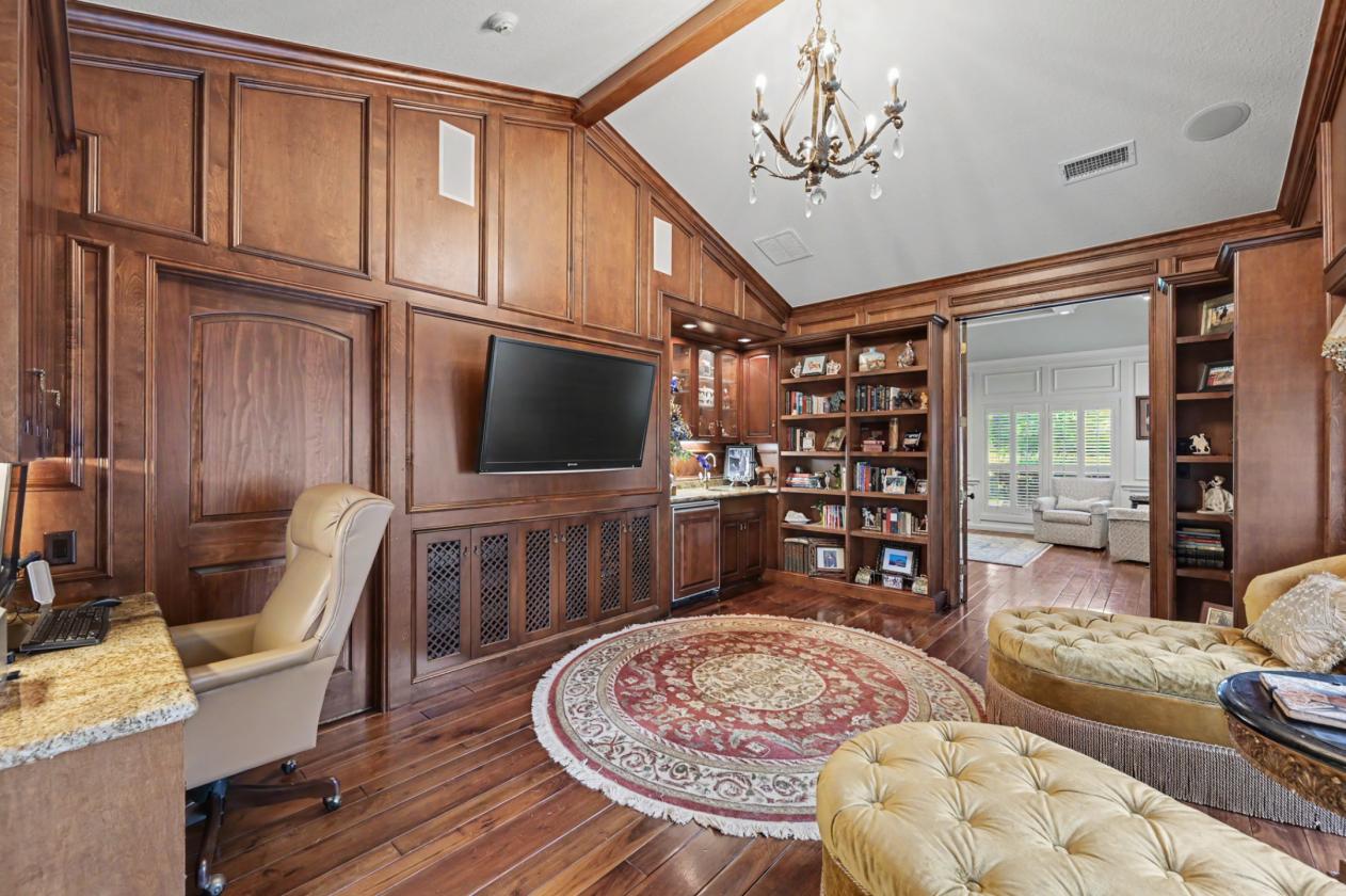 Private Equestrian Estate with guest house - photo 14