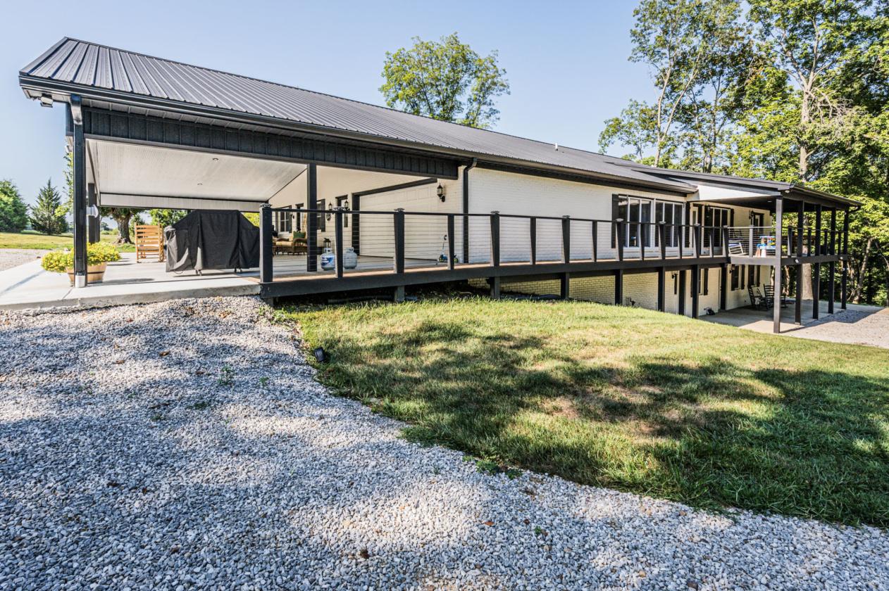 A Home Place Where Quiet Life Meets Horse Country - photo 16