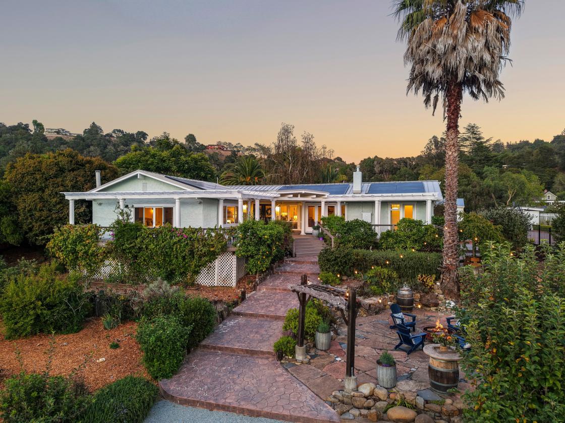 Rare Equestrian Estate on 5.9 Acres - photo 4