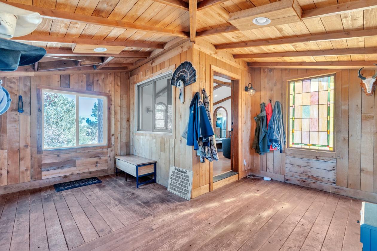 Close-in Equestrian Property! - photo 13