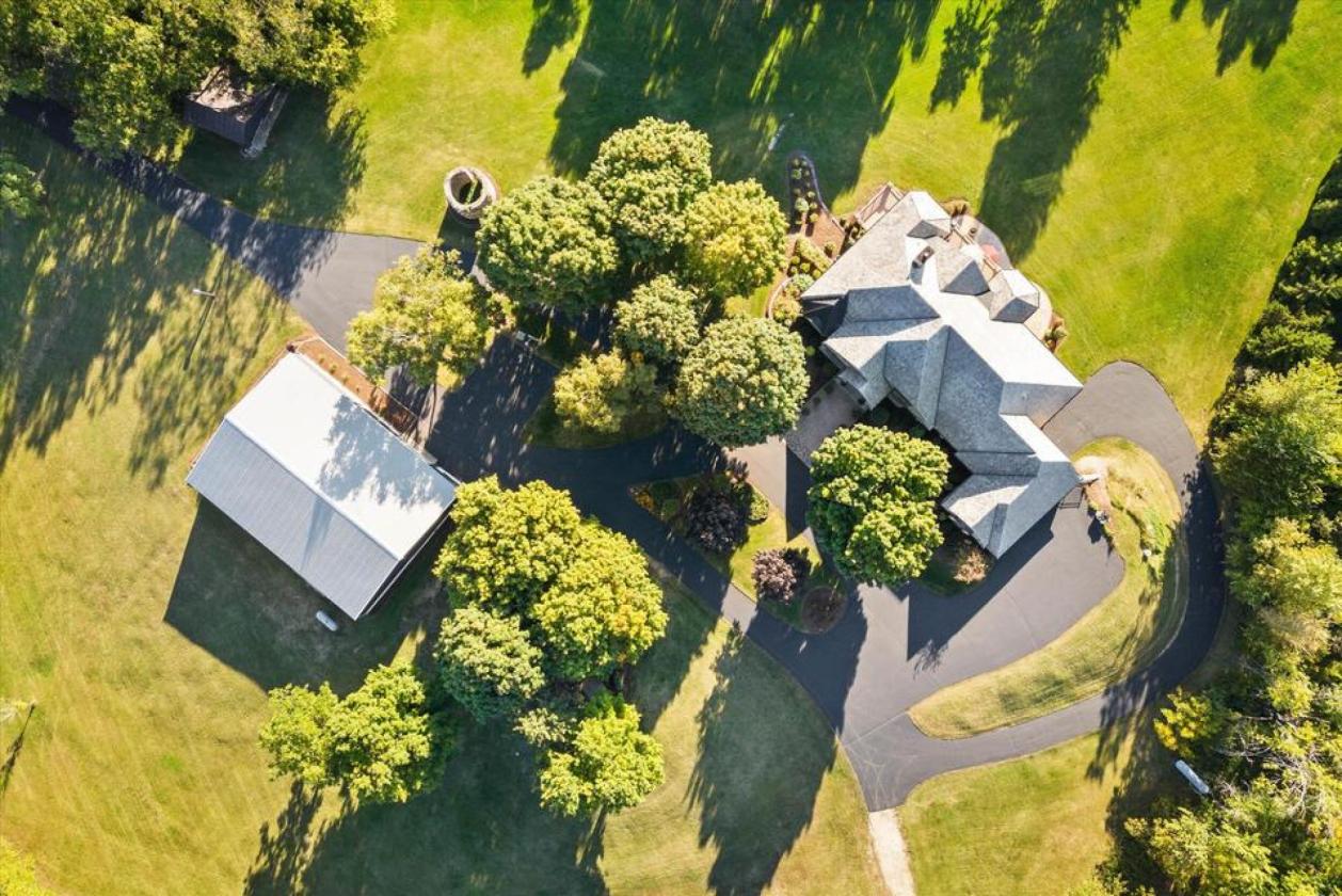 Luxury Horse/Hobby Farm Estate with Gorgeous Views - photo 3