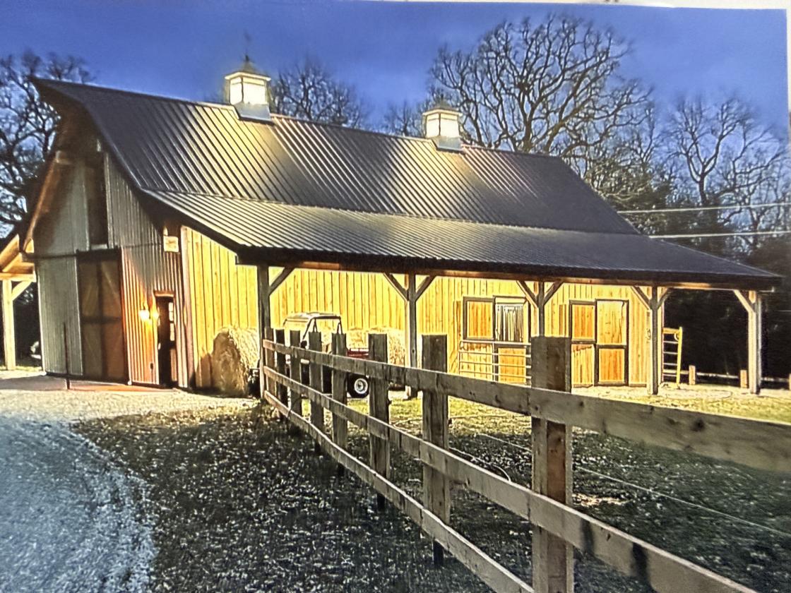 Nice Home and Wonderful Barn on 23.5 Acres - photo 4