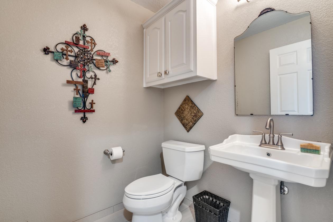 Gorgeous home on 23+ acres, ready for your horses. - photo 11