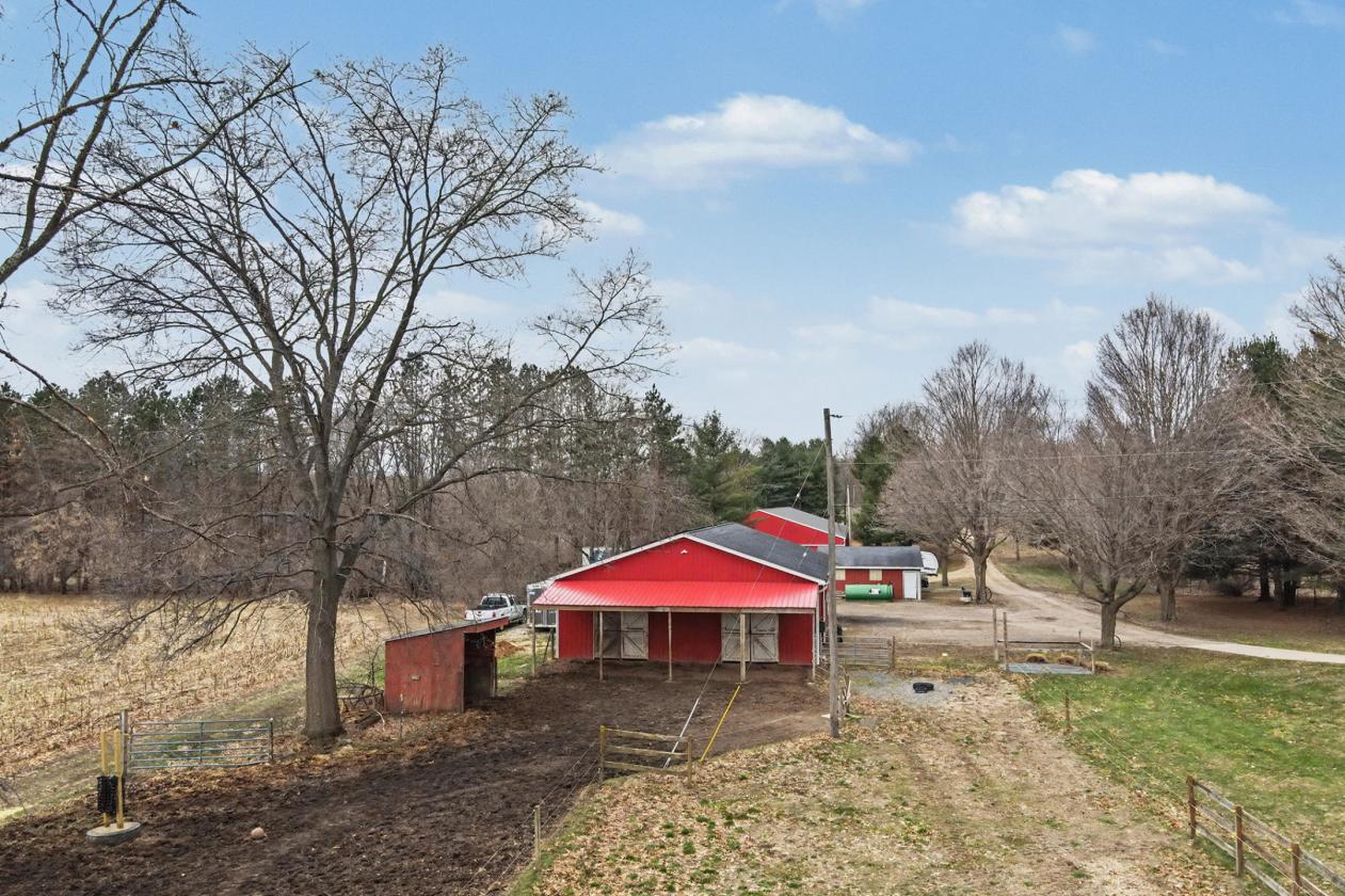 HUGE PRICE DROP - Indoor Arena + Secluded Home - photo 13