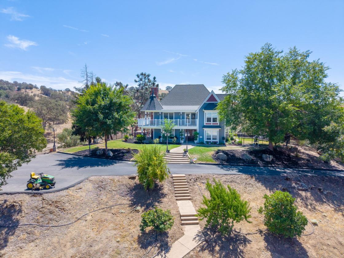 Rare Clovis Horse Property with Victorian Home - photo 1