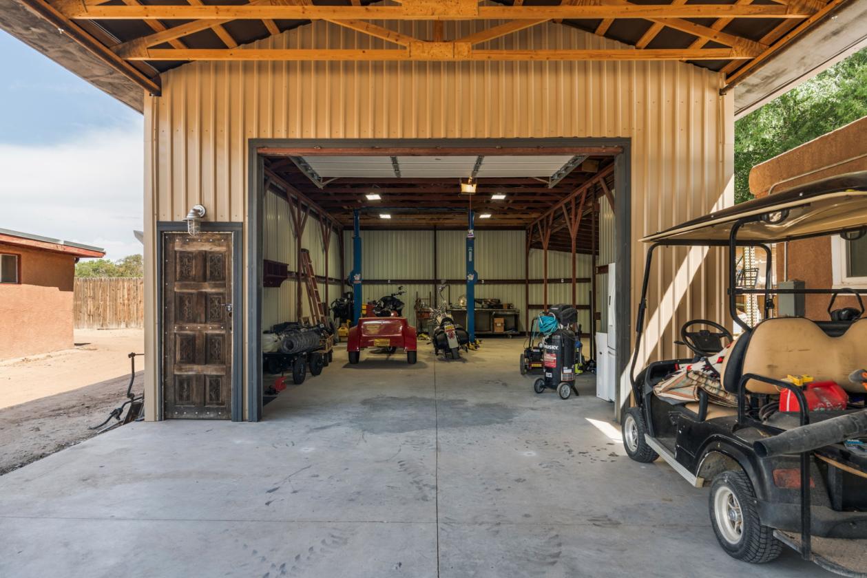 Refined Rural Living with Equestrian Facilities - photo 20