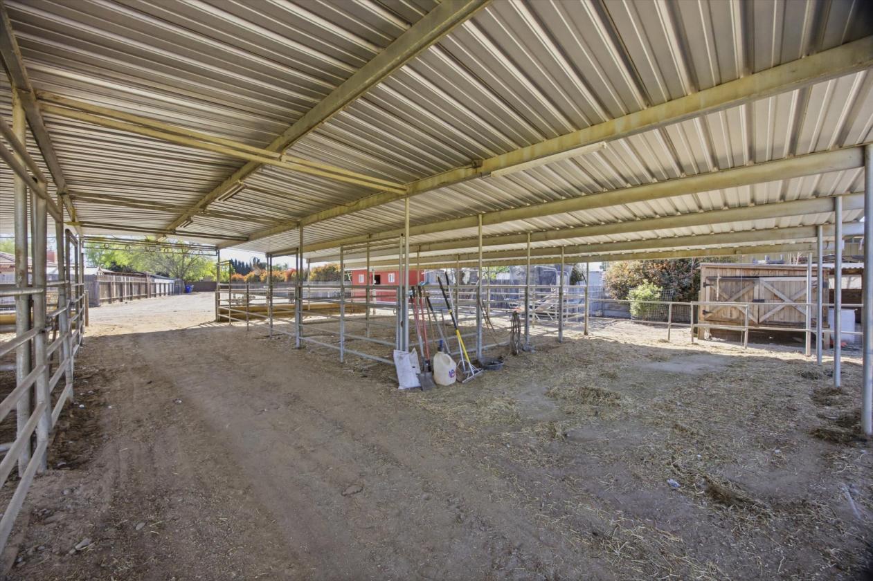 Turnkey 1-Acre Horse Setup w/ Mare Motel *County* - photo 23