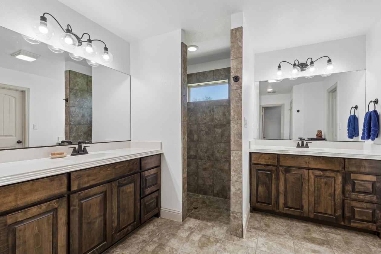 Luxury Acreage Living Without Compromise - photo 22