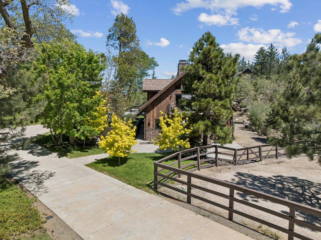Luxury Equestrian Estate in the Mountains - photo 24