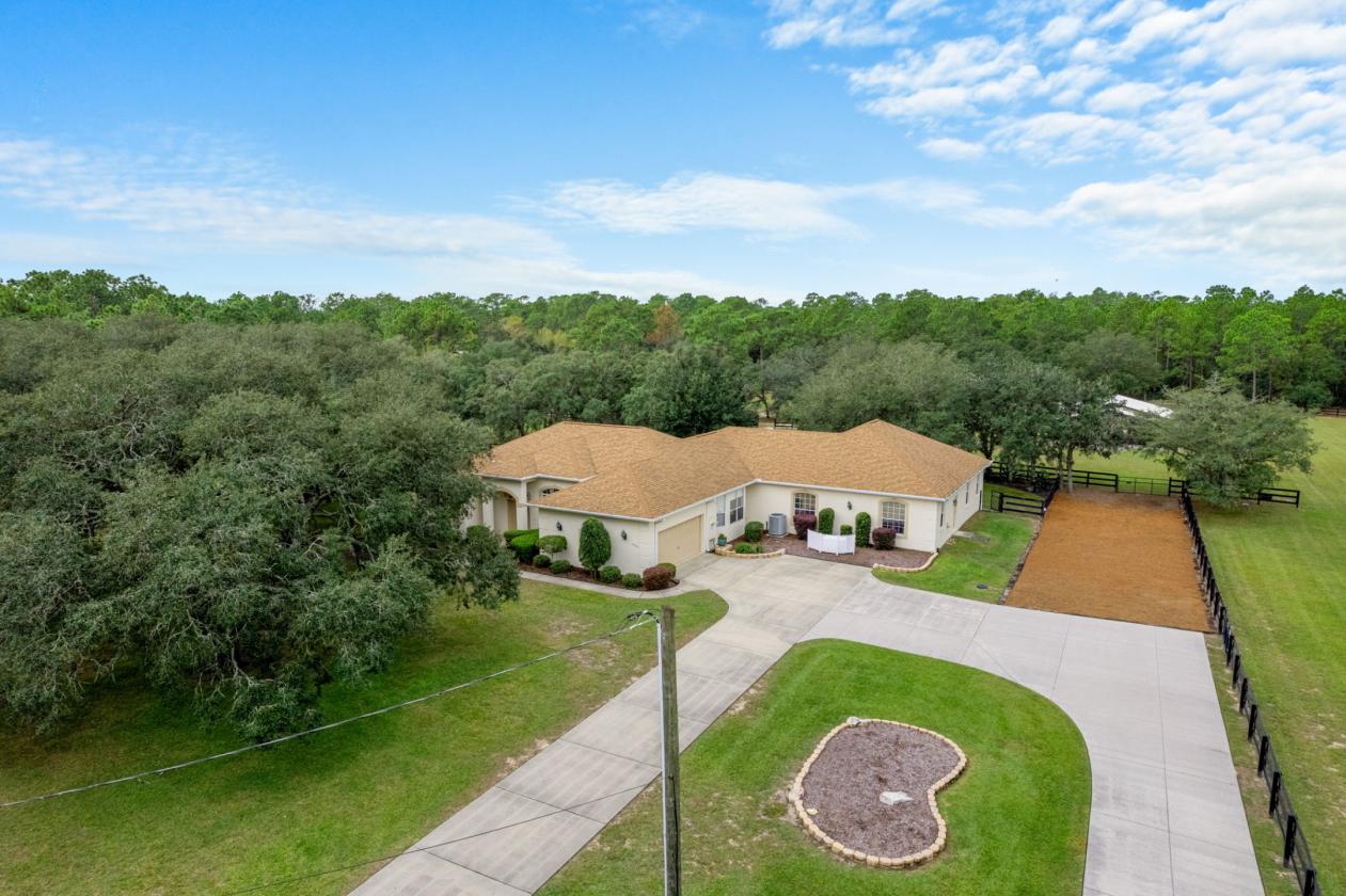 CUSTOM EQUESTRIAN ESTATE ON 7.39 ACRES - photo 27